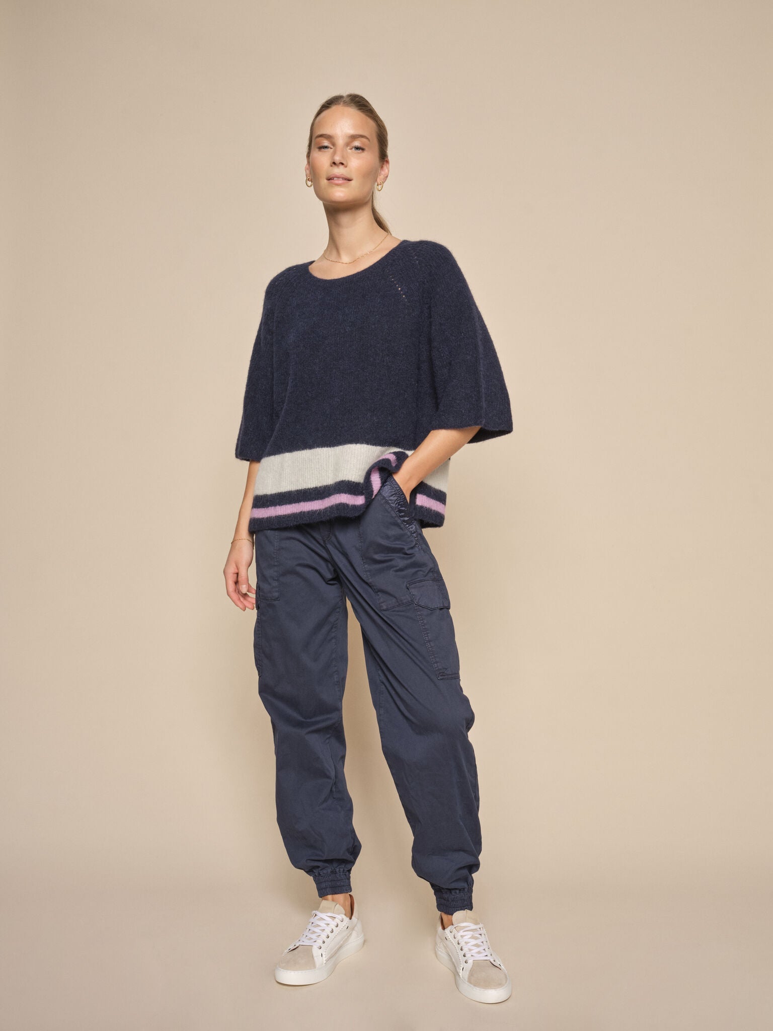 Modelshot / Navy Blazer / Detail